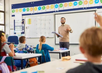 Educação no Brasil enfrenta desafios históricos e busca caminhos para garantir ensino de qualidade