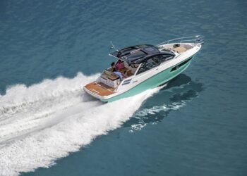 Fibrafort entrega 200a unidade da Focker 388 Gran Turismo